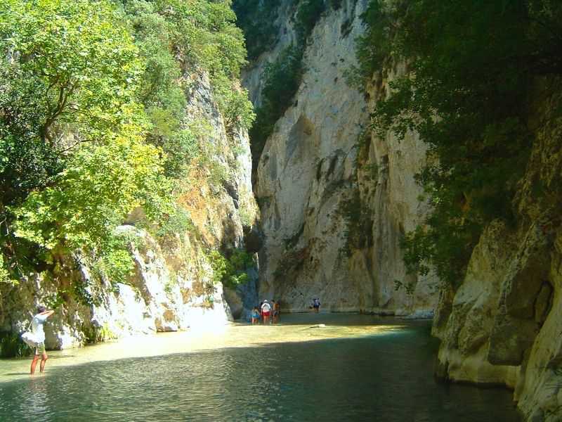 Έκτακτο Τώρα: Τραυματισμός τουρίστριας στις πηγές του Αχέροντα!!