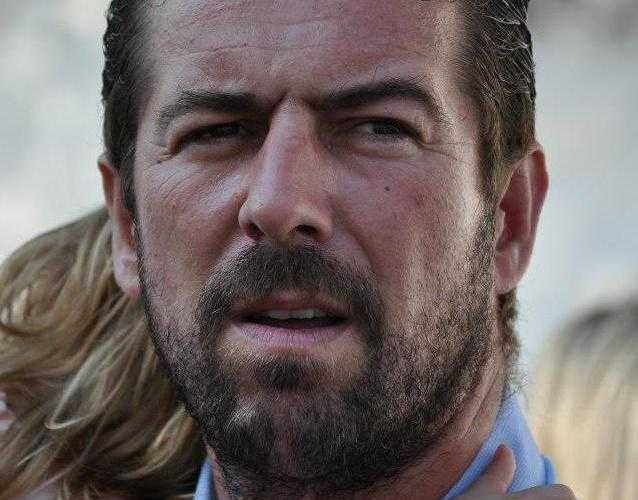 Είναι γλυκιά η Καρέκλα! Ο Αντιδήμαρχος Πέτρος Κόκκορης πριν ένα χρόνο ανεξαρτητοποιήθηκε και άφηνε αιχμές στην παράταξη του Νάστα!!