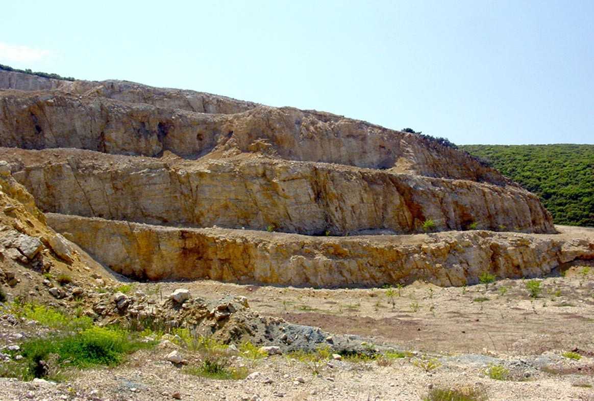 Αναξιοποίητος και εγκαταλελειμμένος παραμένει λατομικός χώρος στο Γαρδίκι Παραμυθιάς