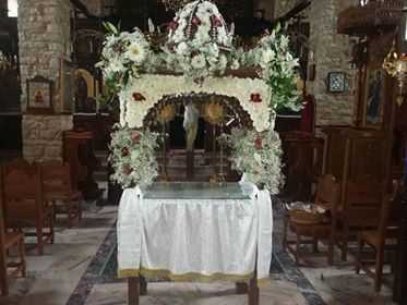 Εντυπωσιακός και με πολλή σημασία στον συμβολισμό της ημέρας στόλισαν τον Επιτάφιο στο Μαργαρίτι Θεσπρωτίας.