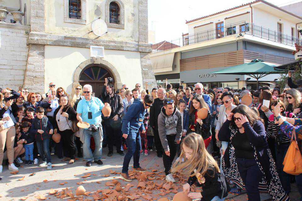 Παρουσία πλήθος κόσμου τα “σπάσε”… η Πρέβεζα στην Πρώτη Ανάσταση !