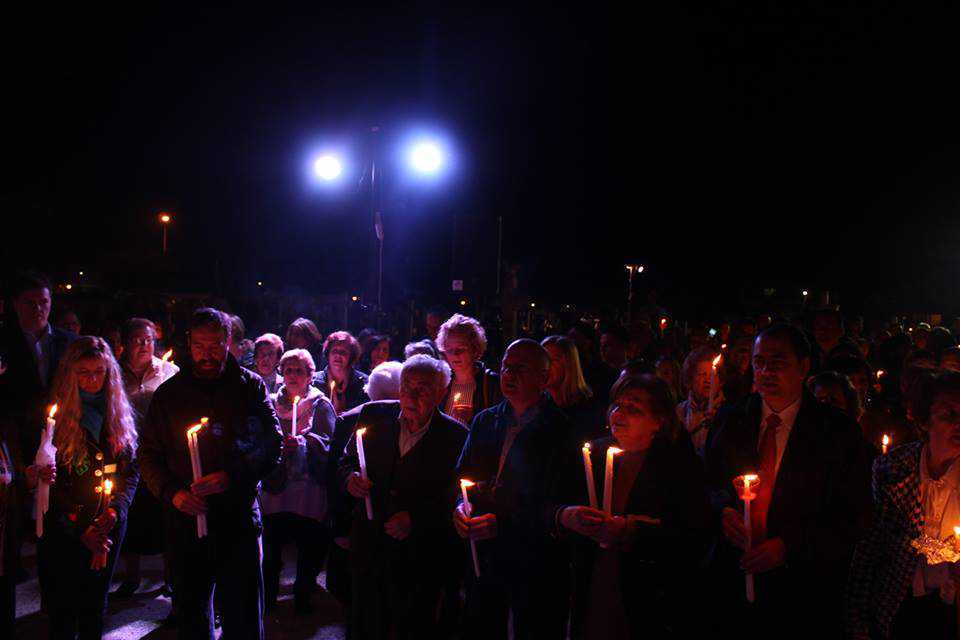 Με μεγάλη συγκίνηση η Αναστάσιμη Λειτουργία στο Κοιμητήριο Πρέβεζας