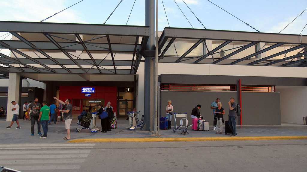 Χειροπέδες σε 31χρονο αλλοδαπό με κλεμμένη ταυτότητα στο Αεροδρόμιο Ακτίου!