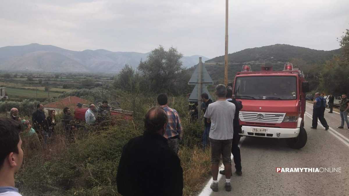 Τροχαίο με εγκλωβισμό 40χρονου στην διασταύρωση Σουλίου στην Γλυκή.