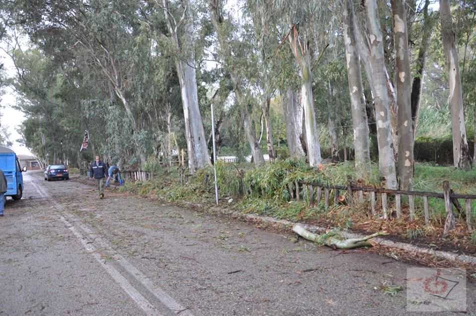 Ανεμοστρόβιλος έφερε “τα πάνω κάτω” στην πόλη της Πρέβεζας