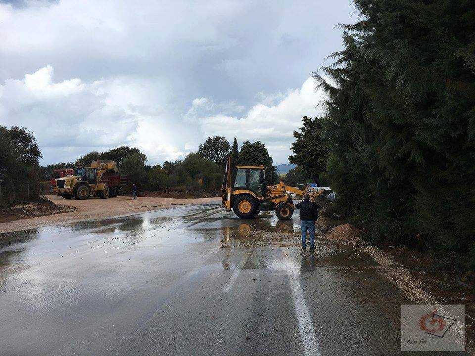 Πτώση βράχων σημειώθηκε στην Εθνική Οδό Πρέβεζας –Ηγουμενίτσας- Άμεσα αποκαταστάθηκε η κυκλοφορία των οχημάτων