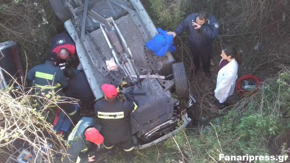Τροχαίο ατύχημα στην Πάργα – Ανατροπή αυτοκινήτου με εγκλωβισμό του οδηγού !!