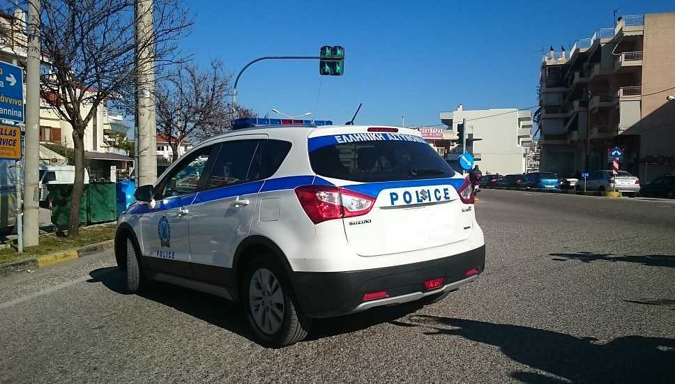 Άρτα – Έκτακτο: I.X. έπεσε πάνω σε περιπολικό !!