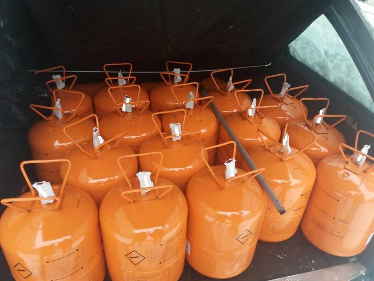 Ιωάννινα: 42χρονος διακινούσε παράνομα φιάλες που περιείχαν ψυκτικό υγρό (φρέον)