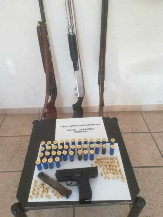 Συνελήφθη 51χρονη στον Λούρο Πρέβεζας με τρία παράνομα κυνηγετικά όπλα