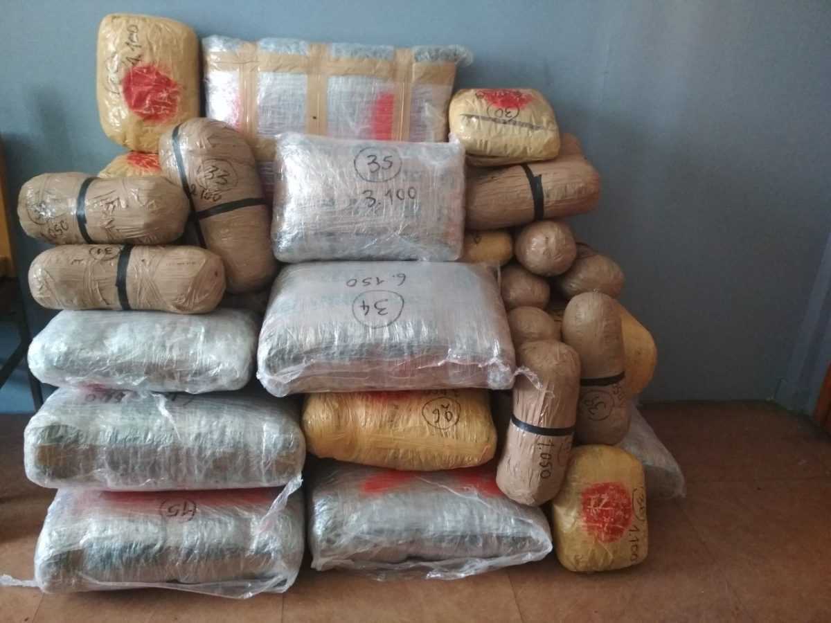 Ιωάννινα: 22χρονος και 24χρονος μετέφεραν με αυτοκίνητο πάνω από 94 κιλα Κάνναβη