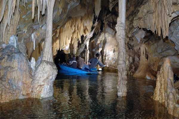 Το σπήλαιο της Ανεμότρυπας στην Πράμαντα