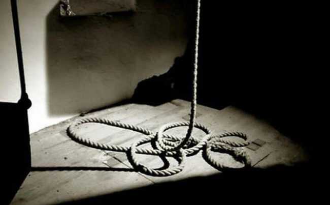 Τραγωδία στην Άρτα: Τον βρήκε η γυναίκα του κρεμασμένο στο κλιμακοστάσιο της πολυκατοικίας!!