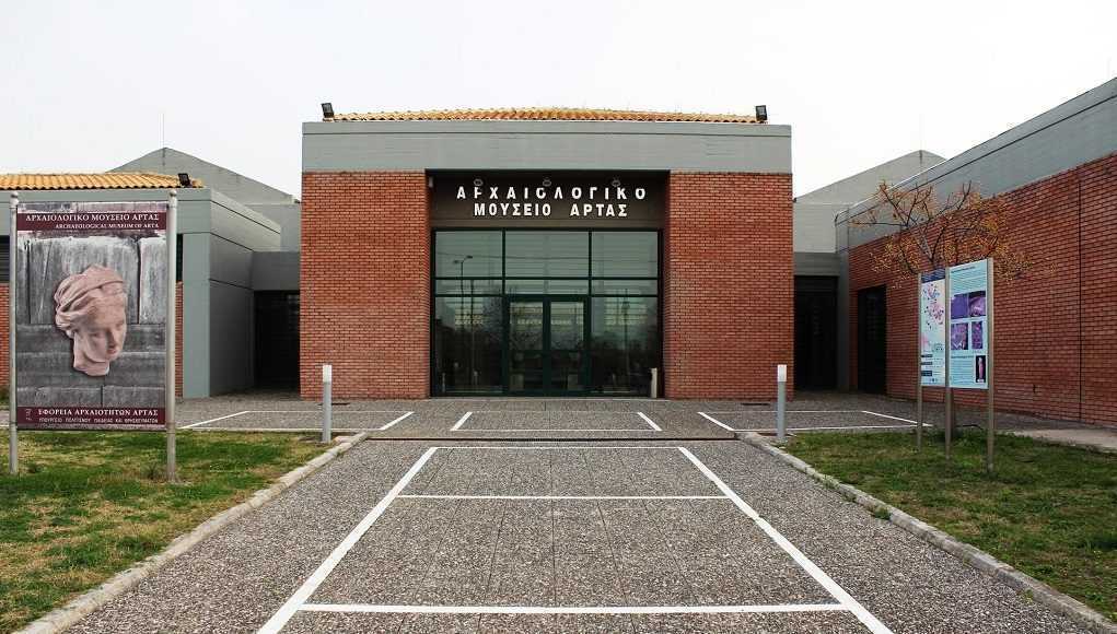 Εγκαινιάστηκε η έκθεση στο Αρχαιολογικό Μουσείο Άρτας “Νεώτερη Κεραμική στην Ήπειρο”. (Βίντεο)