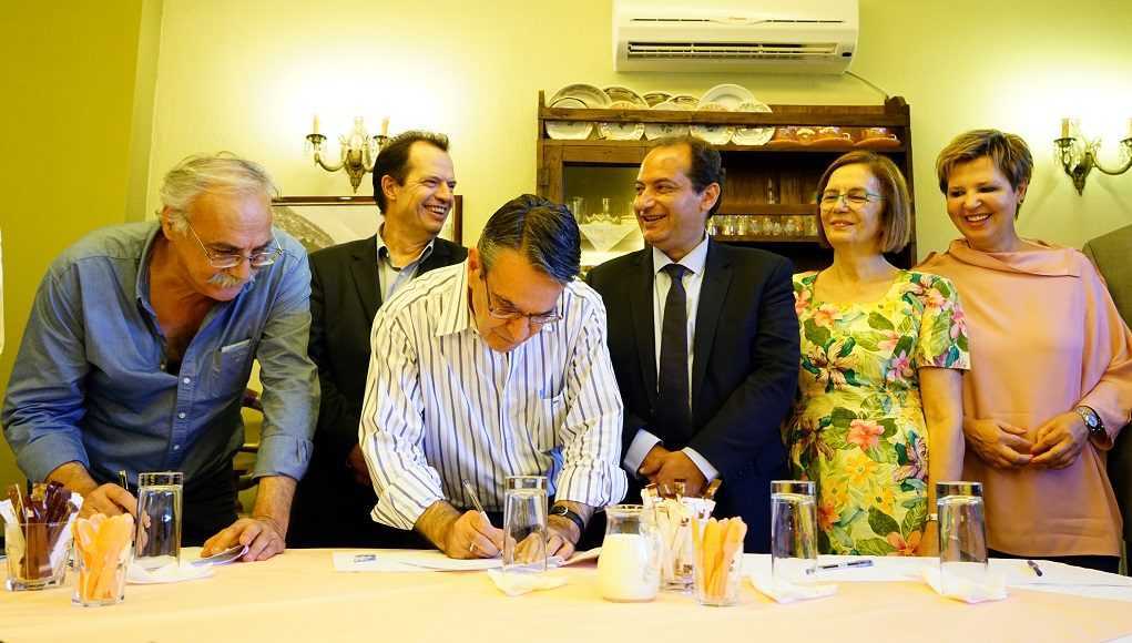 Υπογραφή σύμβασης για αναστήλωση γέφυρας Πλάκας