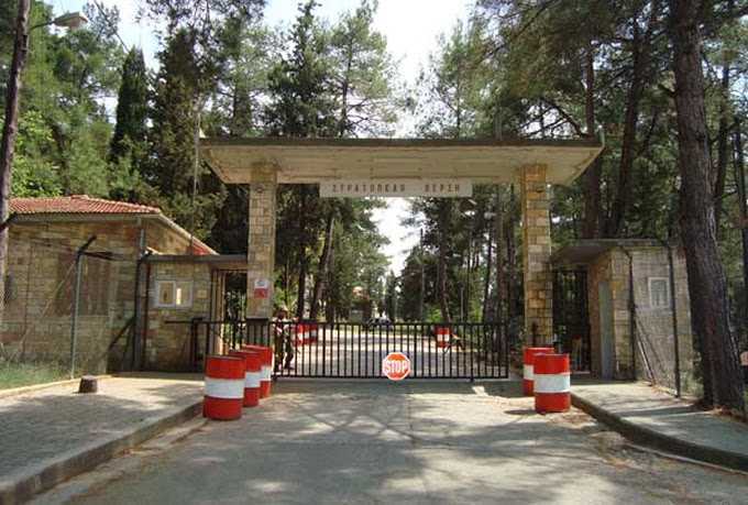 Κλείνει το Κέντρο Εκπαίδευσης Νεοσυλλέκτων στην Άρτα – Θα το μετατρέψουν σε hotspots για να υποδεχθούν τους πρόσφυγες ;