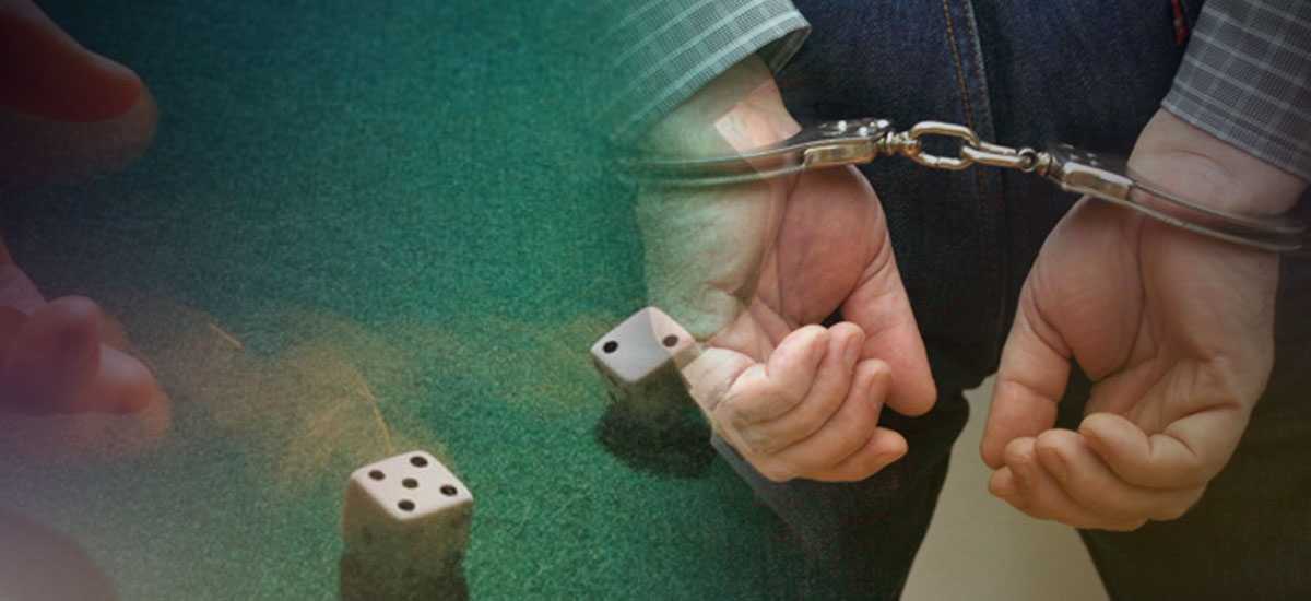 Συνελήφθησαν πέντε Αρτινοί σε καφενείο στην Άρτα να παίζουν «ζάρια».