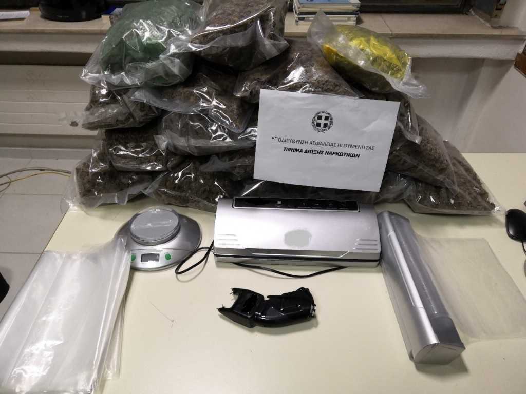 Συνελήφθη 25χρονος αλλοδαπός στη Σαγιάδα Θεσπρωτίας με δυο σάκους με πάνω από 9 κιλά κάνναβη!