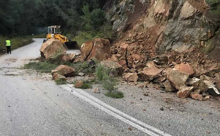 Στις αποκαταστάσεις των ζημιών από τα έντονα καιρικά φαινόμενα προχωρά ο Δήμος Πρέβεζας