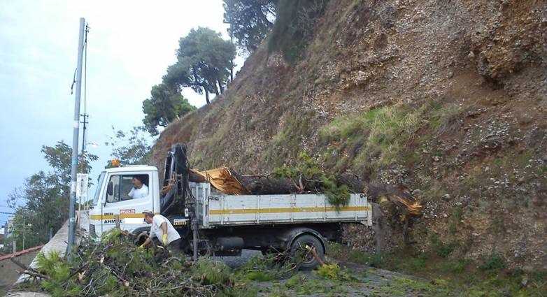 Στην Άρτα επουλώνουν ακόμα τις πληγές τους από το ξαφνικό μπουρίνι