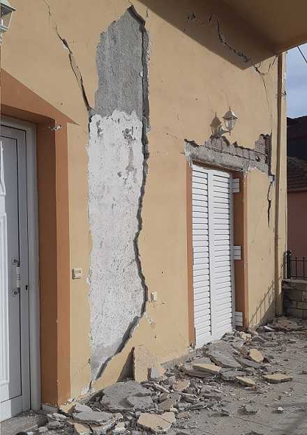 Την κήρυξη περιοχών της Ηπείρου οι οποίες επλήγησαν από το σεισμό σε κατάσταση έκτακτης ανάγκης υπέγραψε ο Γενικός Γραμματέας Πολιτικής Προστασίας Βασίλειος