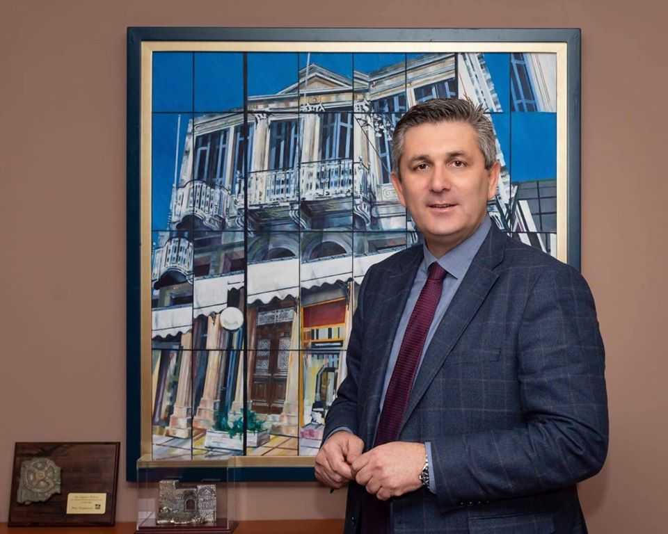 Έκτακτο: Επιβεβαιωμένο κρούσμα κορωνοιού στην Άρτα – Το ανακοίνωσε μέσω facebook ο δήμαρχος Αρταίων