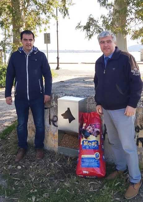 Ταΐστρες για τα αδέσποτα τοποθέτησε ο Δήμος Πρέβεζας