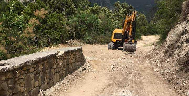 Σκάλα της Τζαβέλαινας: Αποκαθίσταται το πανέμορφο μονοπάτι στο Δήμο Πάργας μετά τον ισχυρό σεισμό