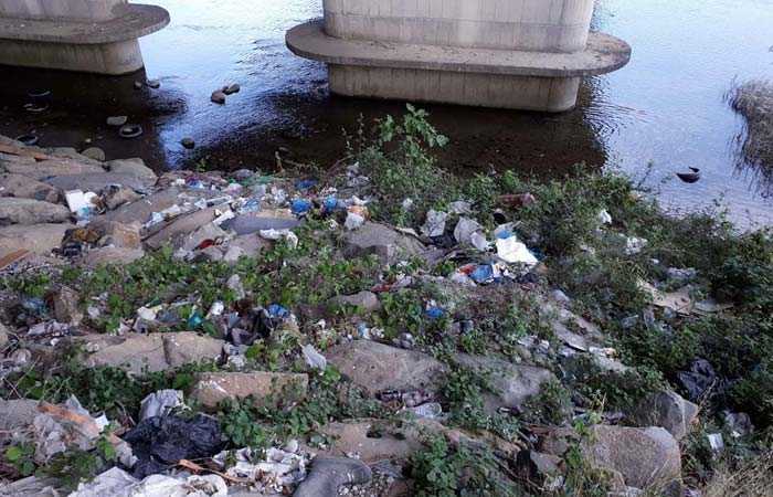 Άρτα: Εικόνες ντροπής στον Άραχθο Ποταμό –  Κίνδυνος για τη δημόσια υγεία όλων των Αρτινών