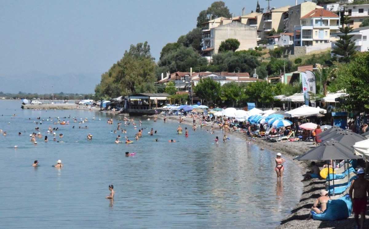 Ηλικιωμένος στο Μενίδι Αιτωλοακαρνανίας βούτηξε στη θάλασσα και πέθανε!