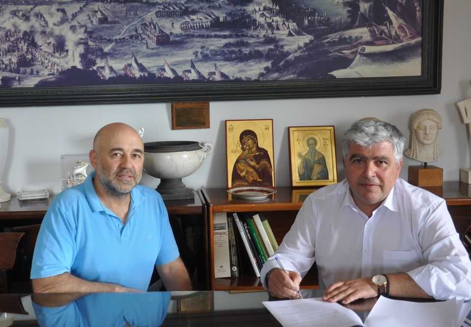 Υπεγράφη η σύμβαση για την υλοποίηση του έργου αγροτικής οδοποιίας στο Δήμο Πρέβεζας