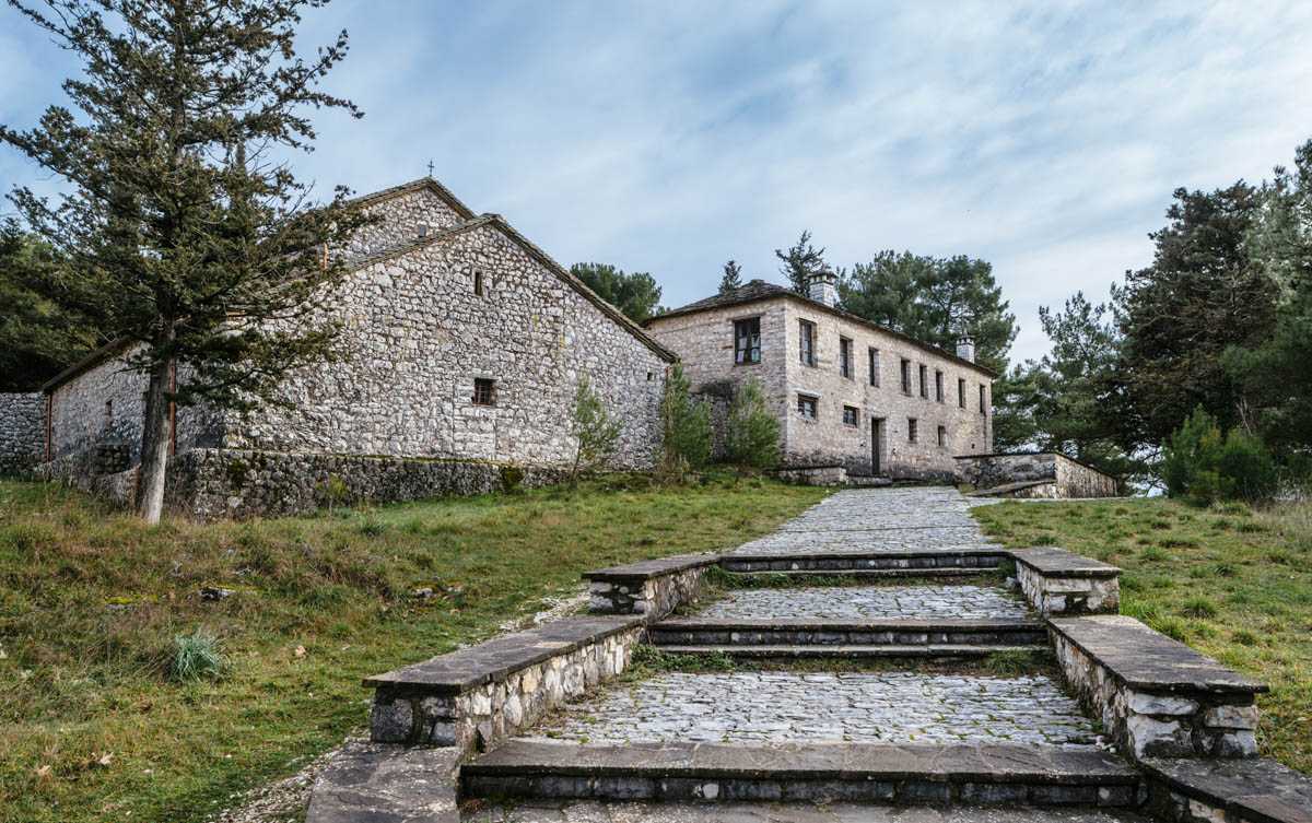 Μονή Φιλανθρωπηνών Νήσου Ιωαννίνων (Βίντεο)