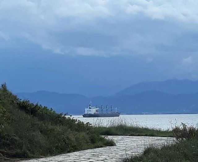 Αποκολλήθηκε το Φ/Γ πλοίο που είχε  προσαράξει κοντά  στο δίαυλο Πρέβεζας