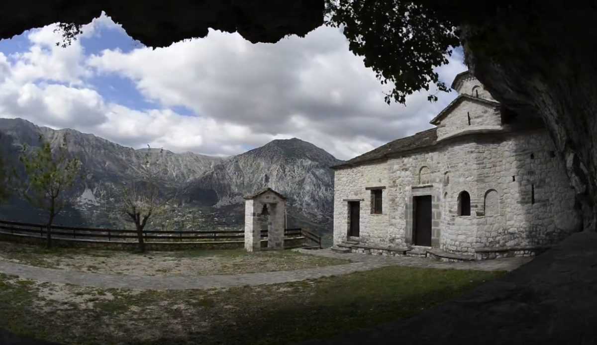 Παναγία Χρυσοσπηλαιώτισσα (Στον οικισμό των Γουριανών Άρτας)