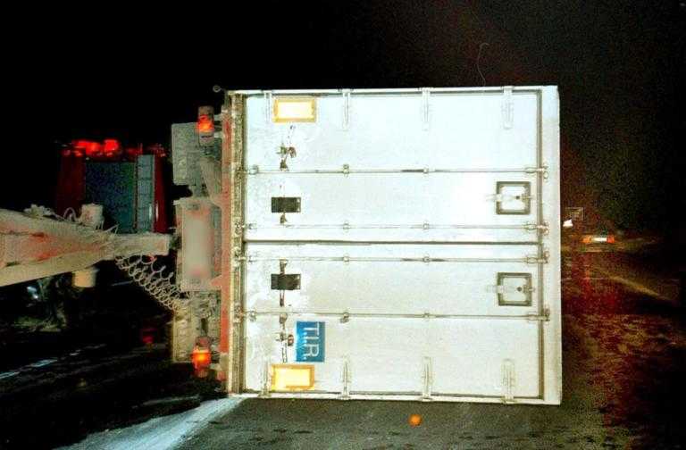 Εγνατία οδό: Δίπλωσε νταλίκα λόγω ισχυρών ανέμων