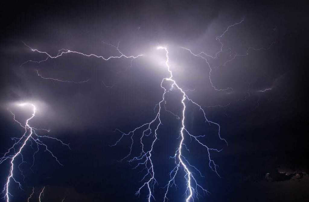 Πυκνές χιονοπτώσεις και σφοδρές καταιγίδες σαρώνουν την Ήπειρο