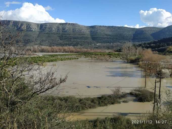 Σε μία απέραντη λίμνη έχει μετατρέψει ο ποταμός Καλαμάς τους κάμπους της Θεσπρωτίας