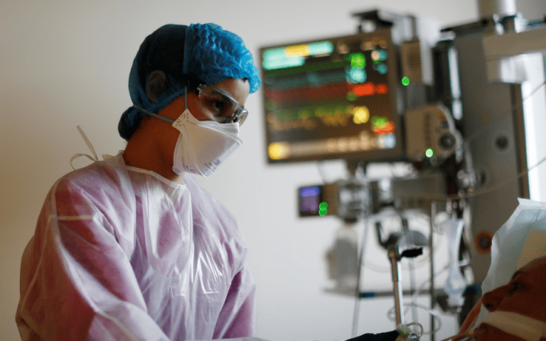 Κορονοϊός: 638 νέα κρούσματα, 25 θάνατοι και 276 διασωληνωμένοι το τελευταίο 24ωρο.