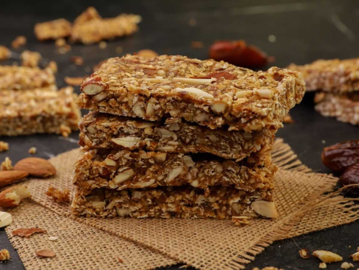 Ενεργειακές μπάρες χωρίς ζάχαρη με φιστικοβούτυρο κάνναβη ΜΠΑΡΔΑΣ