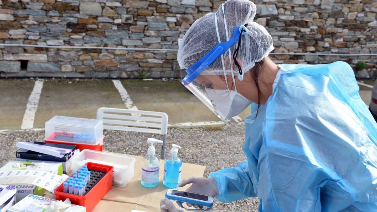 Καθημερινά δωρεάν έλεγχοι ταχείας ανίχνευσης αντιγόνου COVID19 στον προαύλιο χώρο του Νοσοκομείου Πρέβεζας