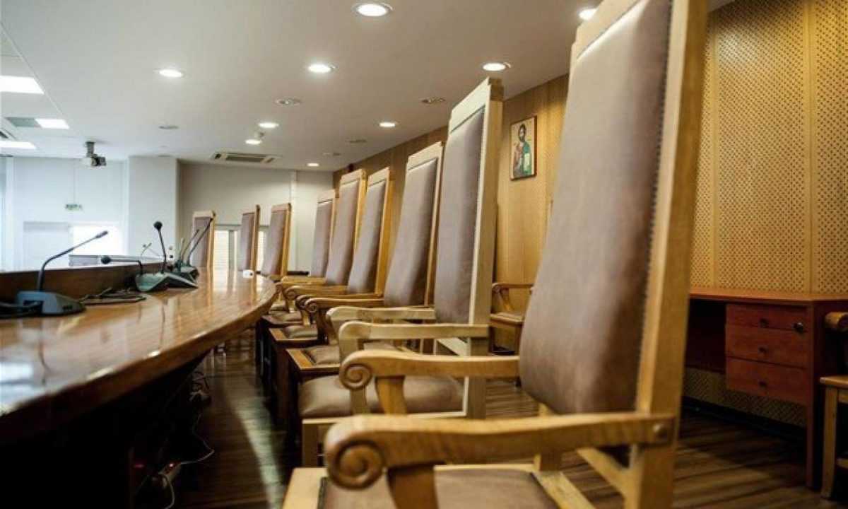 Δικαστική υπάλληλος καταγγέλλει σεξουαλική παρενόχληση από τον «Πρόεδρο»