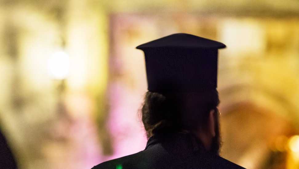 Ιερέας καταδικάστηκε σε 15,5 χρόνια φυλακής για το βιασμό ανήλικης