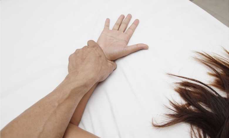 «Μη βγάλεις κιχ!» – Εφιάλτης για 13χρονη αθλήτρια του στίβου στα χέρια του προπονητή – βιαστή της