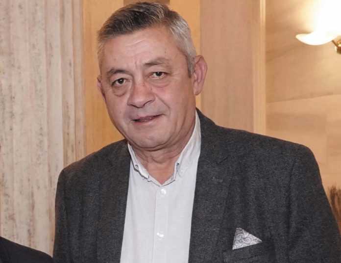 Σε κλίμα συγκίνησης το «ύστατο χαίρε» στον Κώστα Γκέτση