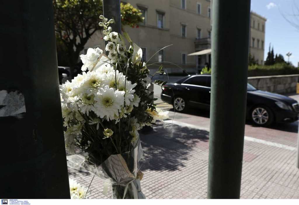 Καρέ – καρέ το δυστύχημα έξω από τη Βουλή – Τι δείχνει το οπτικό υλικό από τις κάμερες ασφαλείας