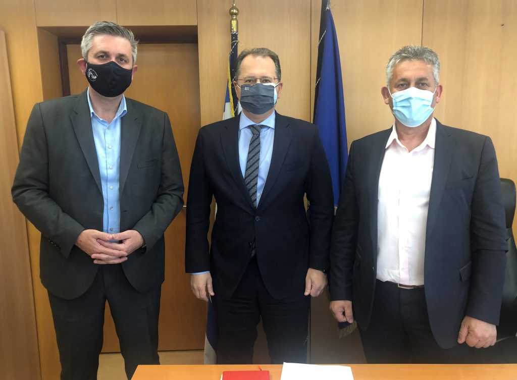 Ο Δήμαρχος Αρταίων, Χρήστος Τσιρογιάννης, στον Υφυπουργό Ψηφιακής Διακυβέρνησης, Γιώργο Στύλιο