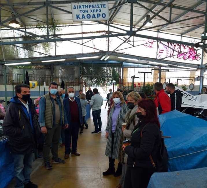 Δίπλα στους αγρότες της Λαϊκής Αγοράς Άρτας η επικεφαλής της Δημοτικής Αναγέννησης Ταπραντζή-Κοίλια Τζένη