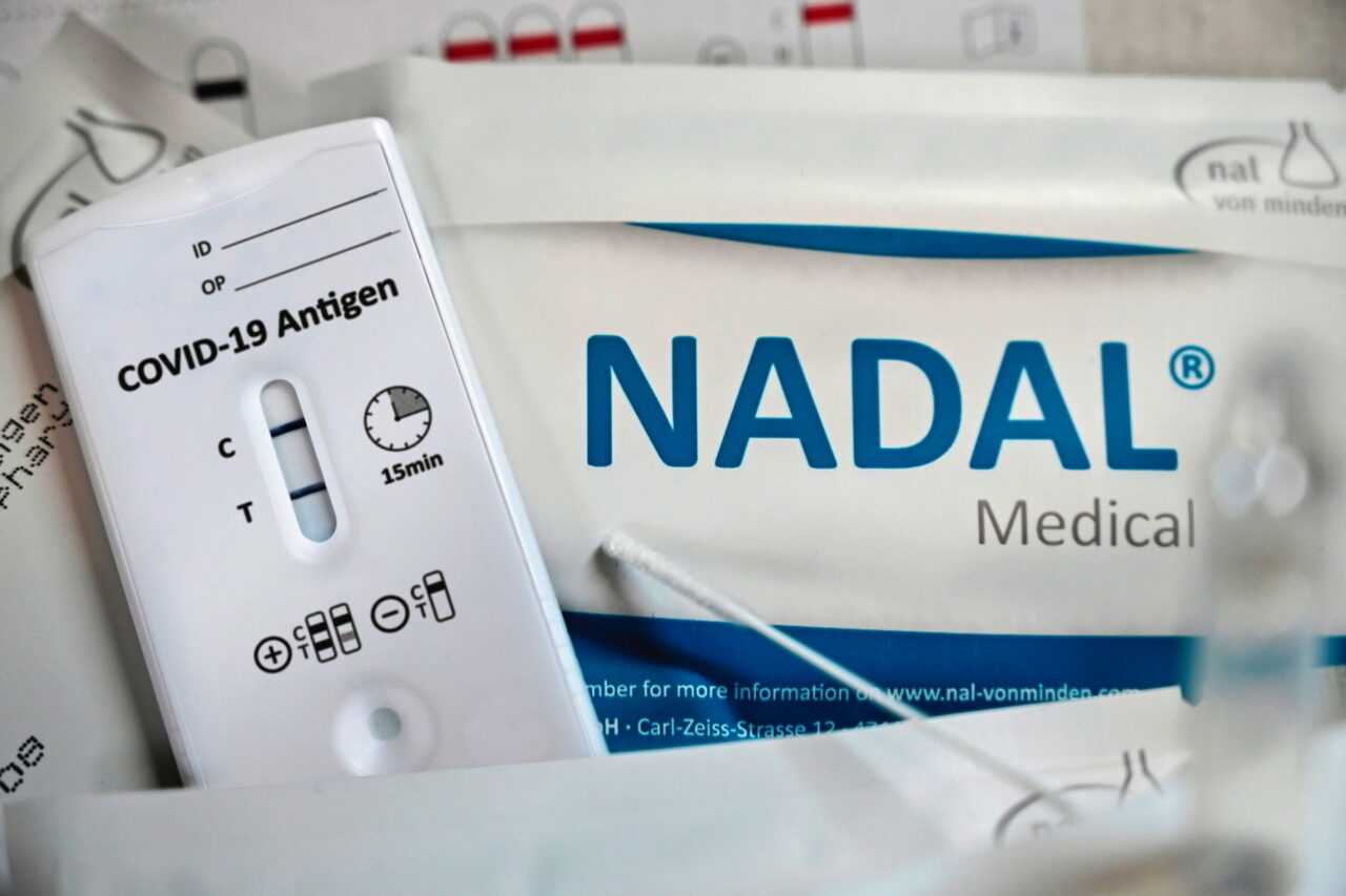 Self-test: Παραλαβή άλλης μίας παρτίδας 1 εκατ. – Στα φαρμακεία από Τετάρτη (video-audio )