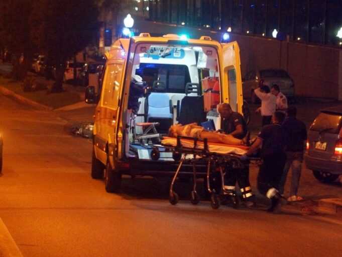 Τραγωδία: Σκοτώθηκε οδηγός μηχανής – «Καρφώθηκε» σε τζαμαρία καταστήματος και βρήκε ακαριαίο θάνατο.