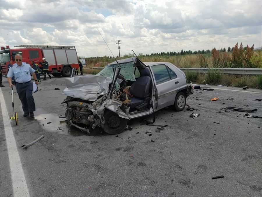 Σκοτώθηκε 26χρονος σε τρομακτικό τροχαίο – Συγκρούστηκε το οχήματός του με φορτηγό